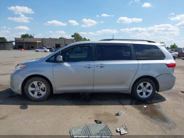 5TDKK3DC4GS764949 Toyota Sienna Le 8 Passenger
