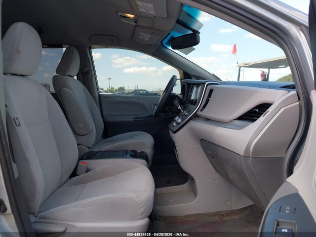 5TDKK3DC4GS764949 Toyota Sienna Le 8 Passenger