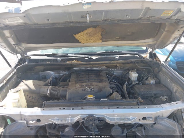 5TFDY5F13GX528026 Toyota Tundra Sr5 5.7l V8