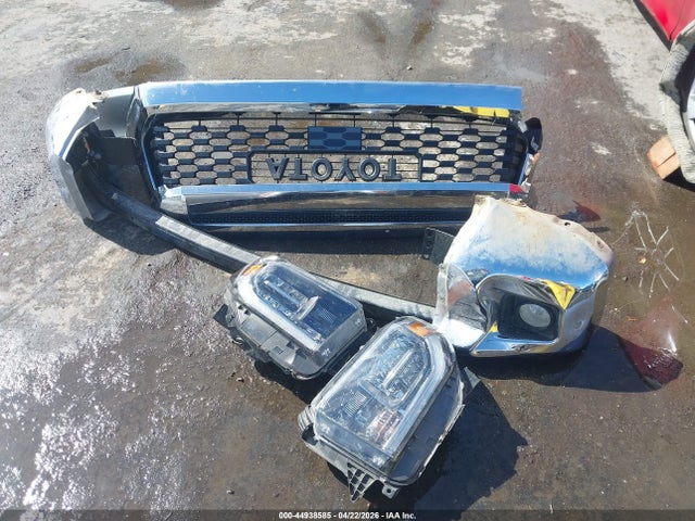 5TFDY5F13GX528026 Toyota Tundra Sr5 5.7l V8