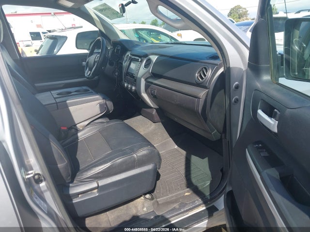 5TFDY5F13GX528026 Toyota Tundra Sr5 5.7l V8