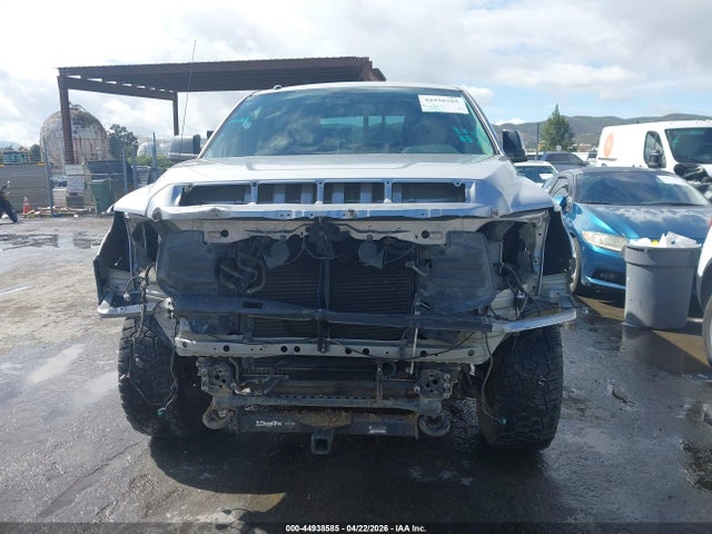 5TFDY5F13GX528026 Toyota Tundra Sr5 5.7l V8
