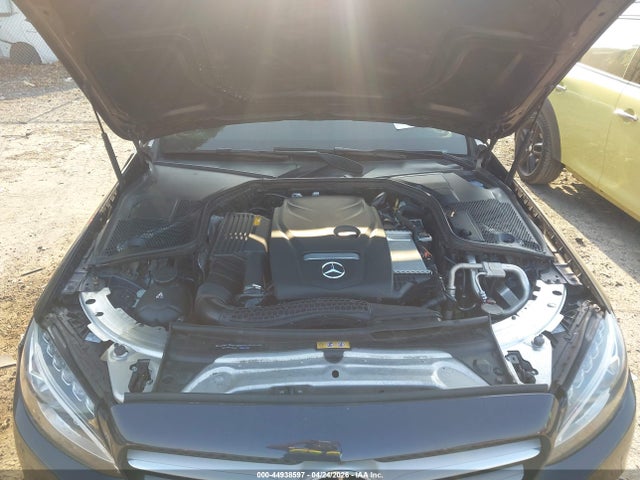 44938597 :رقم المزاد ، 55SWF4JB9JU272208 vin ، 2018 Mercedes-benz C 300 مزاد بيع
