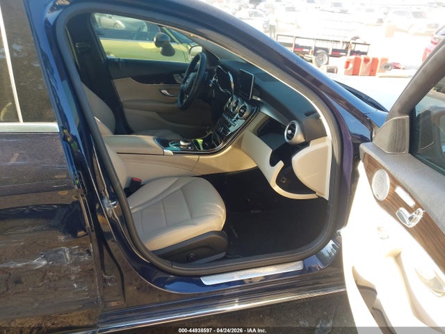 44938597 :رقم المزاد ، 55SWF4JB9JU272208 vin ، 2018 Mercedes-benz C 300 مزاد بيع