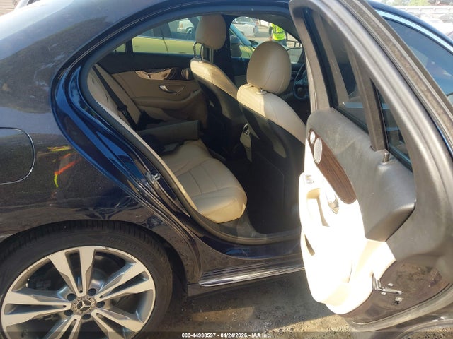 44938597 :رقم المزاد ، 55SWF4JB9JU272208 vin ، 2018 Mercedes-benz C 300 مزاد بيع