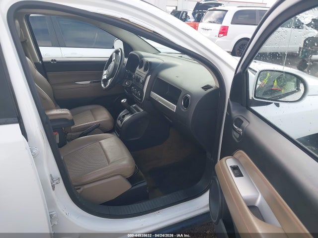 2016 Jeep Compass Latitude მანქანა იყიდება აუქციონზე, vin: 1C4NJCEA1GD792314, აუქციონის ნომერი: 44938632