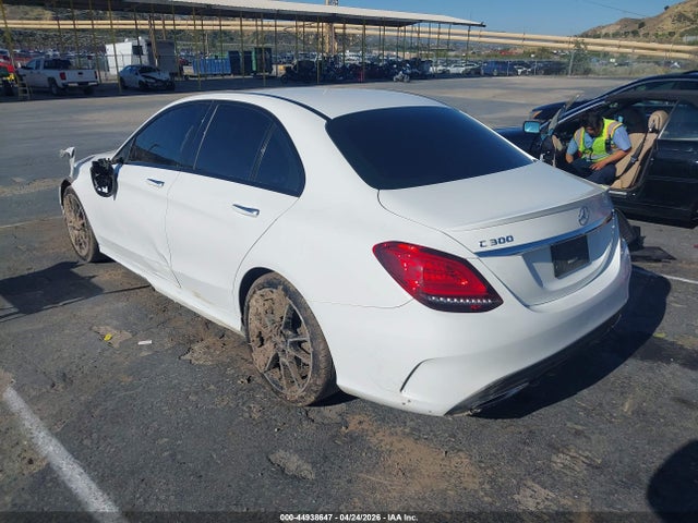 44938647 :رقم المزاد ، 55SWF8DB3LU322820 vin ، 2020 Mercedes-benz C 300 مزاد بيع