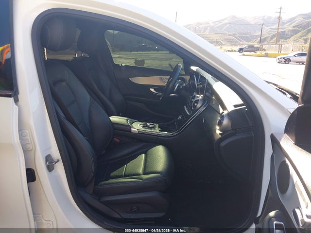 44938647 :رقم المزاد ، 55SWF8DB3LU322820 vin ، 2020 Mercedes-benz C 300 مزاد بيع