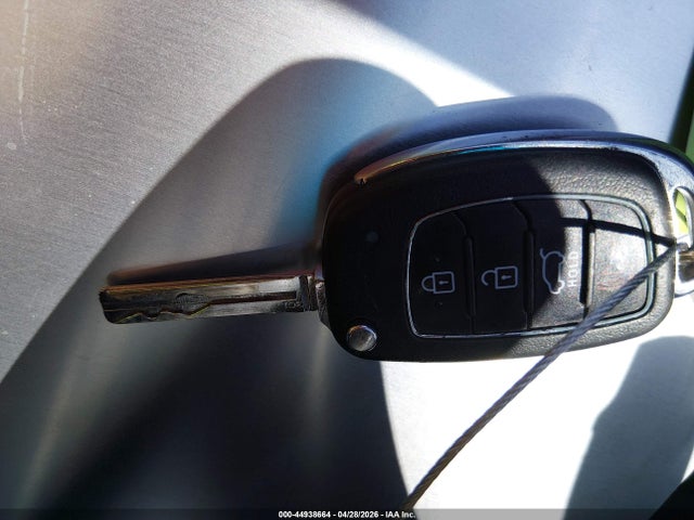 Продажа на аукционе авто 2019 Hyundai Tucson Se, vin: KM8J23A44KU909822, номер лота: 44938664