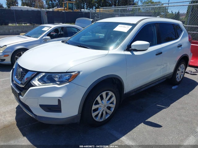 Nissan ROGUE S 2018 KNMAT2MT8JP588380 Image 2