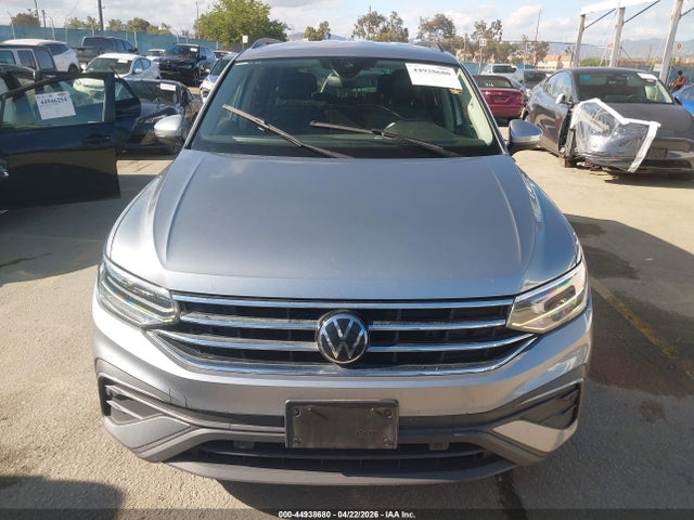 3VVRB7AX8RM131114 Volkswagen Tiguan 2.0t S