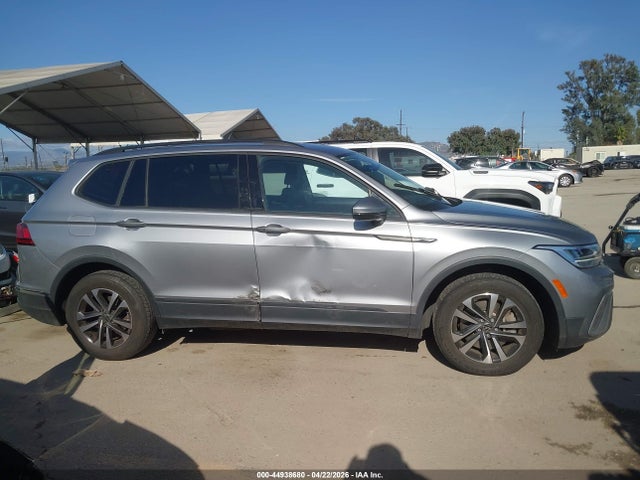 3VVRB7AX8RM131114 Volkswagen Tiguan 2.0t S