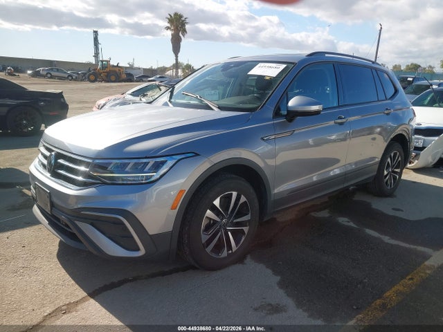 3VVRB7AX8RM131114 Volkswagen Tiguan 2.0t S