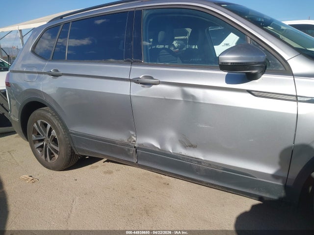 3VVRB7AX8RM131114 Volkswagen Tiguan 2.0t S