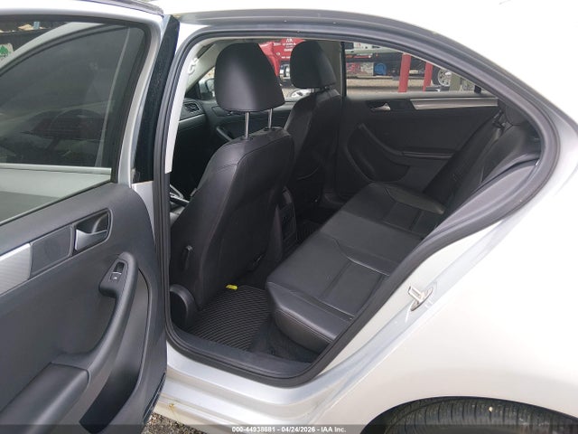 3VWD07AJ5FM236759 Volkswagen Jetta 1.8t Se