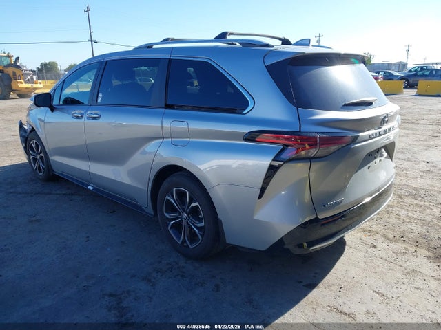 Toyota Sienna Platinum 2025 5TDESKFC8SS162231 Image 3