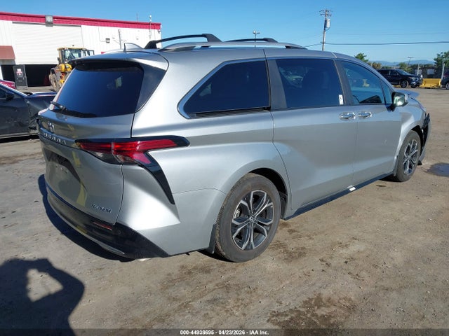 Toyota Sienna Platinum 2025 5TDESKFC8SS162231 Image 4