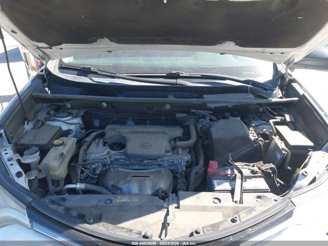 Toyota RAV4 LE 2018 2T3ZFREV3JW486847 Image 10