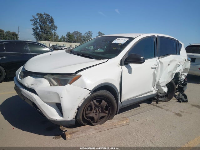 Toyota RAV4 LE 2018 2T3ZFREV3JW486847 Image 2