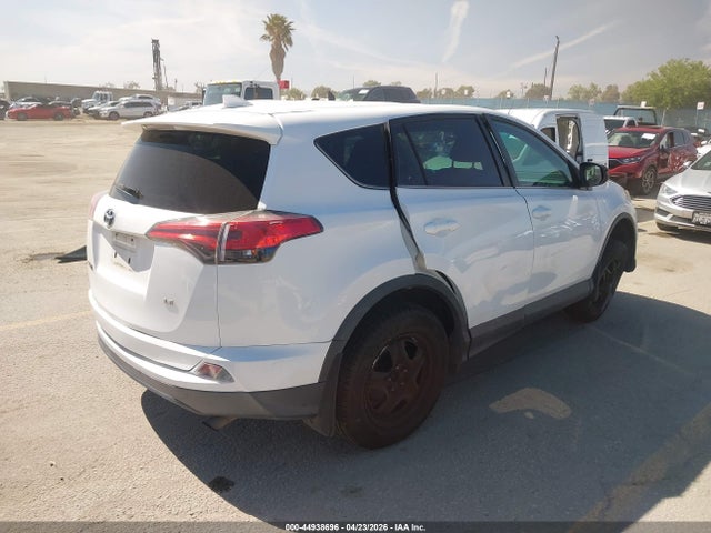 Toyota RAV4 LE 2018 2T3ZFREV3JW486847 Image 4