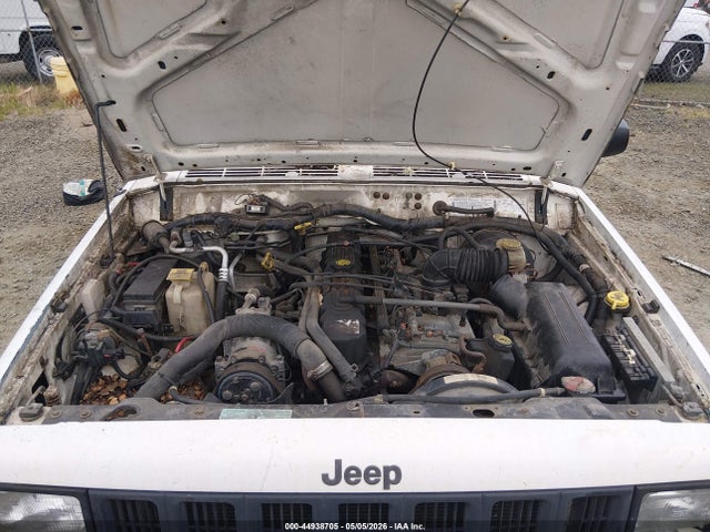 1998 Jeep Cherokee Se მანქანა იყიდება აუქციონზე, vin: 1J4FJ28S6WL218017, აუქციონის ნომერი: 44938705