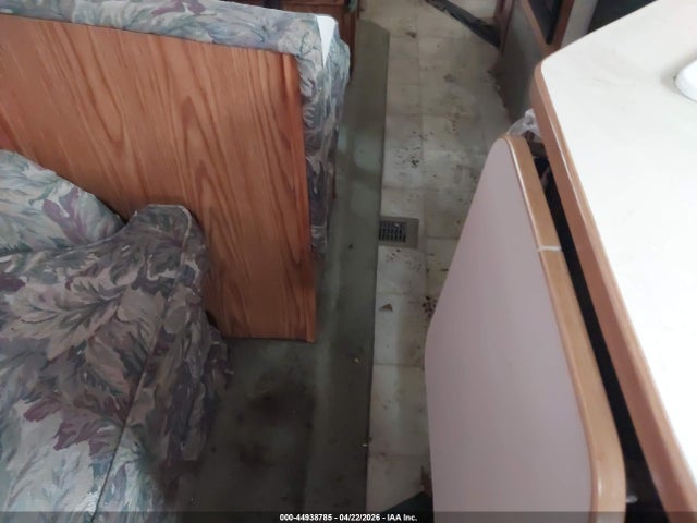Продажа на аукционе авто 2003 Keystone Cougar, vin: 4YDT2942339083685, номер лота: 44938785