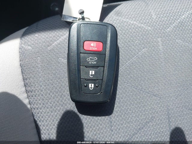 2019 Toyota Rav4 Xle მანქანა იყიდება აუქციონზე, vin: JTMP1RFV3KD523060, აუქციონის ნომერი: 44938829