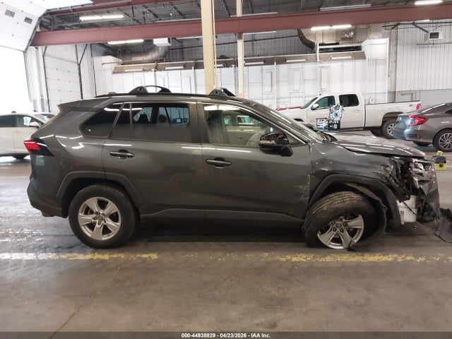 2019 Toyota Rav4 Xle მანქანა იყიდება აუქციონზე, vin: JTMP1RFV3KD523060, აუქციონის ნომერი: 44938829