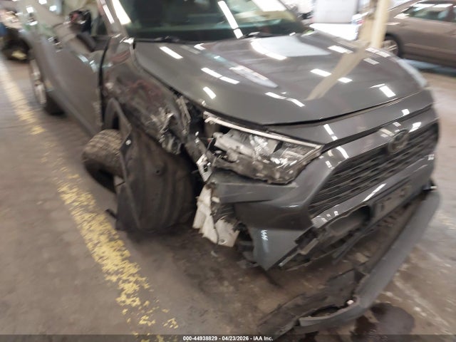 2019 Toyota Rav4 Xle მანქანა იყიდება აუქციონზე, vin: JTMP1RFV3KD523060, აუქციონის ნომერი: 44938829