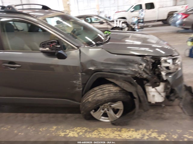 2019 Toyota Rav4 Xle მანქანა იყიდება აუქციონზე, vin: JTMP1RFV3KD523060, აუქციონის ნომერი: 44938829
