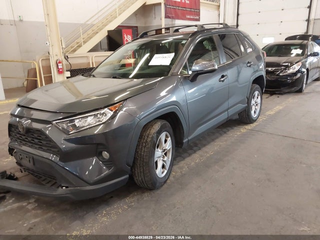 2019 Toyota Rav4 Xle მანქანა იყიდება აუქციონზე, vin: JTMP1RFV3KD523060, აუქციონის ნომერი: 44938829