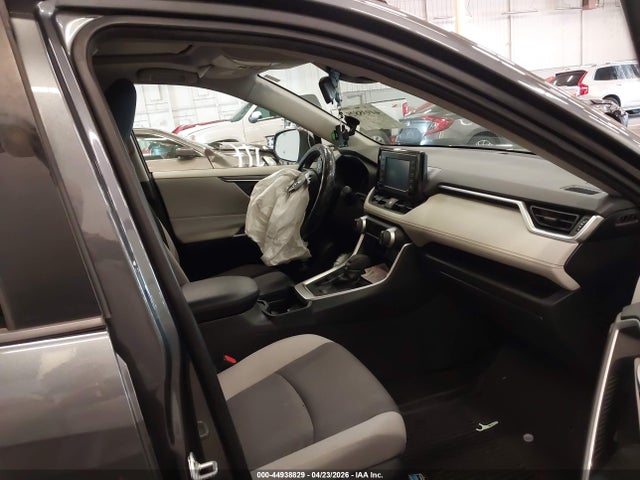 2019 Toyota Rav4 Xle მანქანა იყიდება აუქციონზე, vin: JTMP1RFV3KD523060, აუქციონის ნომერი: 44938829
