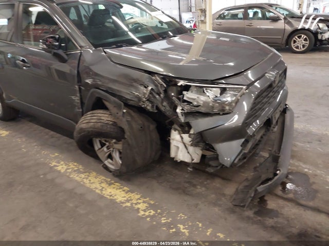 2019 Toyota Rav4 Xle მანქანა იყიდება აუქციონზე, vin: JTMP1RFV3KD523060, აუქციონის ნომერი: 44938829