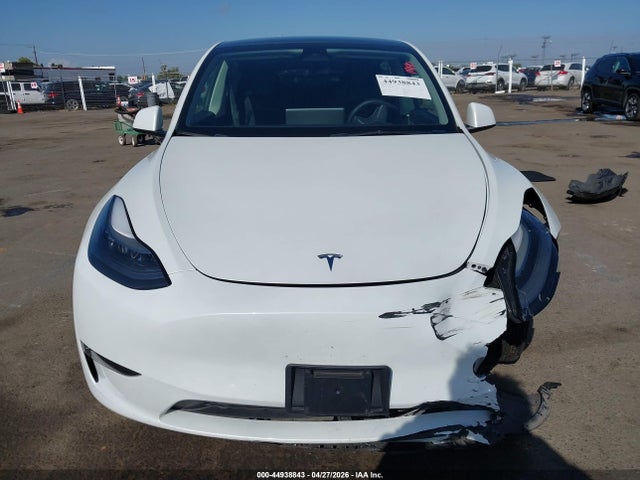 Продажа на аукционе авто 2023 Tesla Model Y Awd/long Range Dual Motor All-wheel Drive, vin: 7SAYGAEE7PF630721, номер лота: 44938843