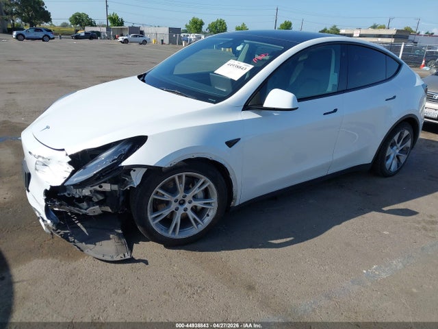 Продажа на аукционе авто 2023 Tesla Model Y Awd/long Range Dual Motor All-wheel Drive, vin: 7SAYGAEE7PF630721, номер лота: 44938843