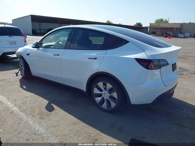 Продажа на аукционе авто 2023 Tesla Model Y Awd/long Range Dual Motor All-wheel Drive, vin: 7SAYGAEE7PF630721, номер лота: 44938843