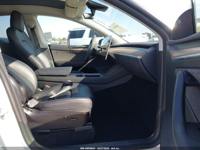 Продажа на аукционе авто 2023 Tesla Model Y Awd/long Range Dual Motor All-wheel Drive, vin: 7SAYGAEE7PF630721, номер лота: 44938843