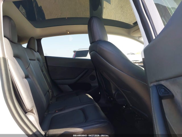 Продажа на аукционе авто 2023 Tesla Model Y Awd/long Range Dual Motor All-wheel Drive, vin: 7SAYGAEE7PF630721, номер лота: 44938843
