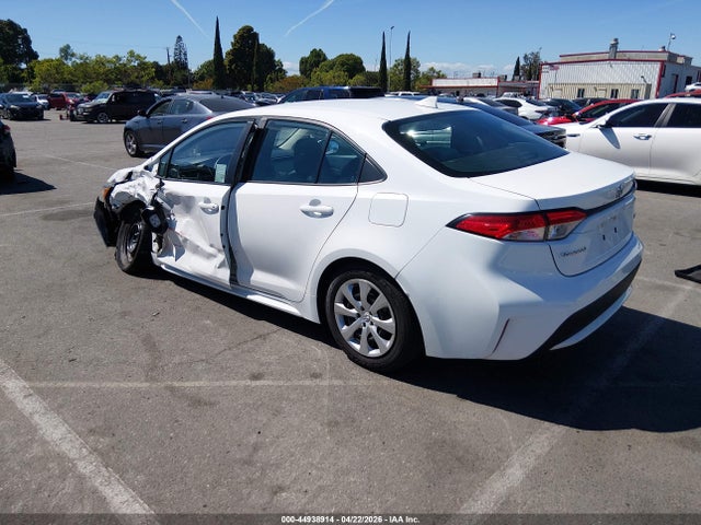 Toyota COROLLA LE 2021 5YFEPMAEXMP204853 Image 3