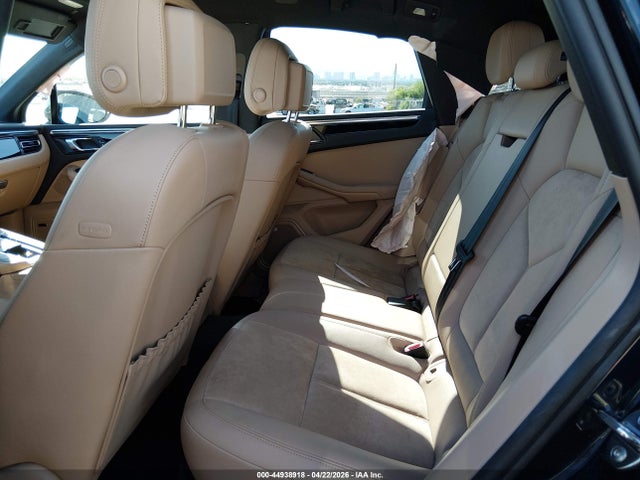 Porsche Macan 2020 WP1AA2A58LLB14112 Image 8