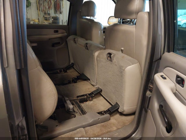 Продажа на аукционе авто 2000 Gmc Yukon Xl 1500 Slt, vin: 3GKFK16T8YG175846, номер лота: 44938920