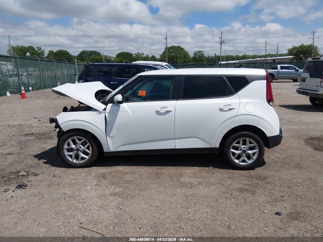 KIA SOUL LX 2022 KNDJ23AU1N7171775 Image 13