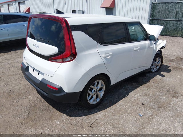 KIA SOUL LX 2022 KNDJ23AU1N7171775 Image 4