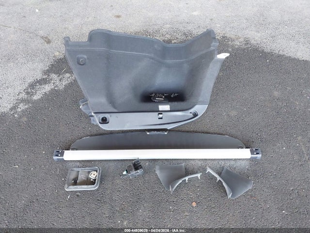JTDKARFU2K3069858 Toyota Prius Le