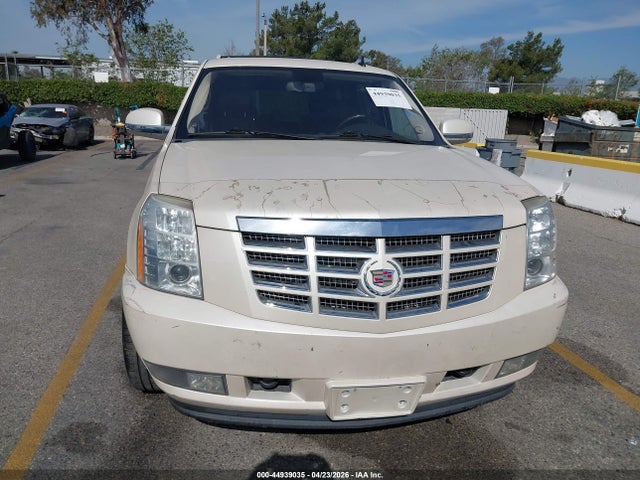 2009 Cadillac Escalade Standard მანქანა იყიდება აუქციონზე, vin: 1GYFK232X9R285662, აუქციონის ნომერი: 44939035