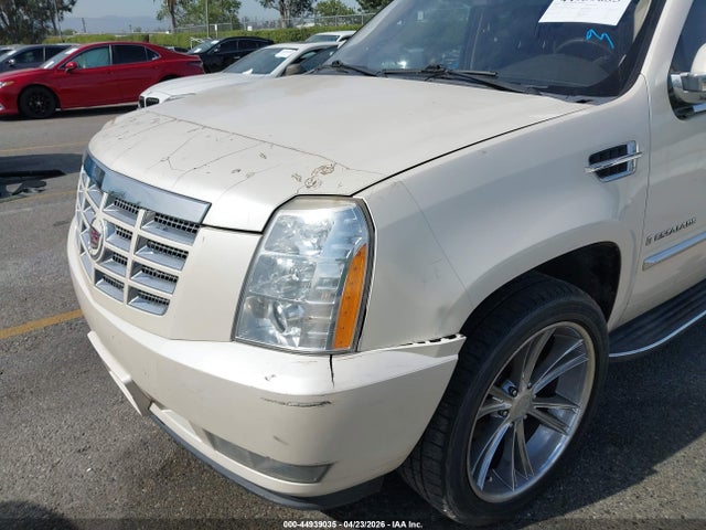 2009 Cadillac Escalade Standard მანქანა იყიდება აუქციონზე, vin: 1GYFK232X9R285662, აუქციონის ნომერი: 44939035