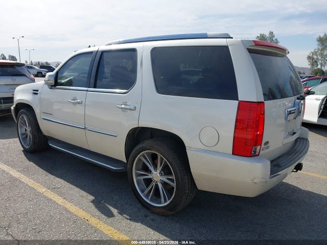2009 Cadillac Escalade Standard მანქანა იყიდება აუქციონზე, vin: 1GYFK232X9R285662, აუქციონის ნომერი: 44939035