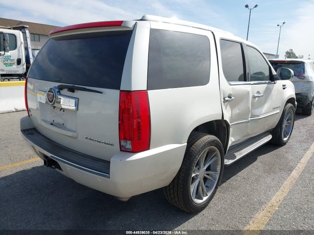 2009 Cadillac Escalade Standard მანქანა იყიდება აუქციონზე, vin: 1GYFK232X9R285662, აუქციონის ნომერი: 44939035