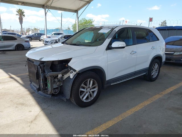 5XYKT3A63FG629551 KIA SORENTO LX