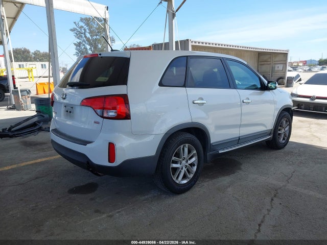 5XYKT3A63FG629551 KIA SORENTO LX